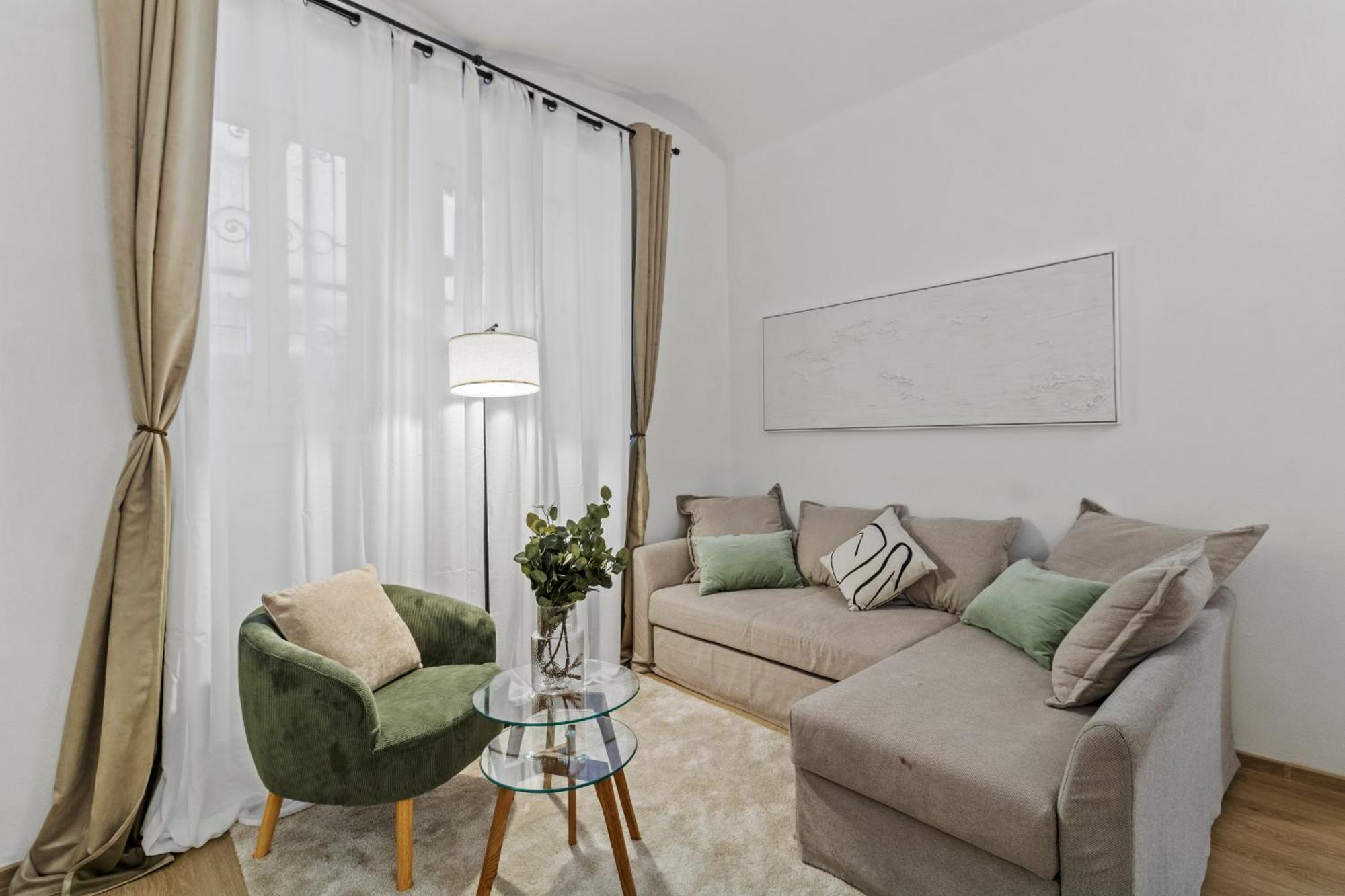 Long Term I 2 Min To U1 Columbusplatz I High Speed Wifi * Vienna