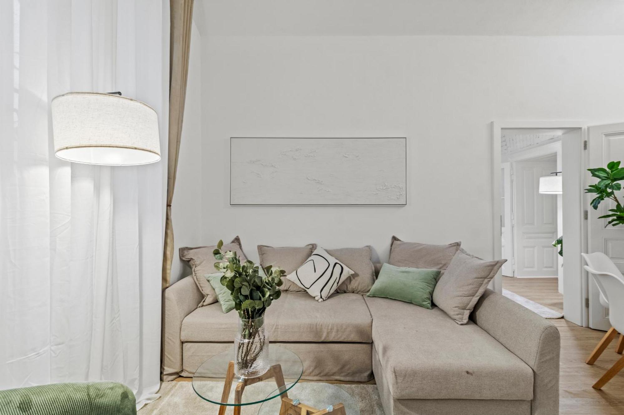 Long Term I 2 Min To U1 Columbusplatz I High Speed Wifi Appartamento *