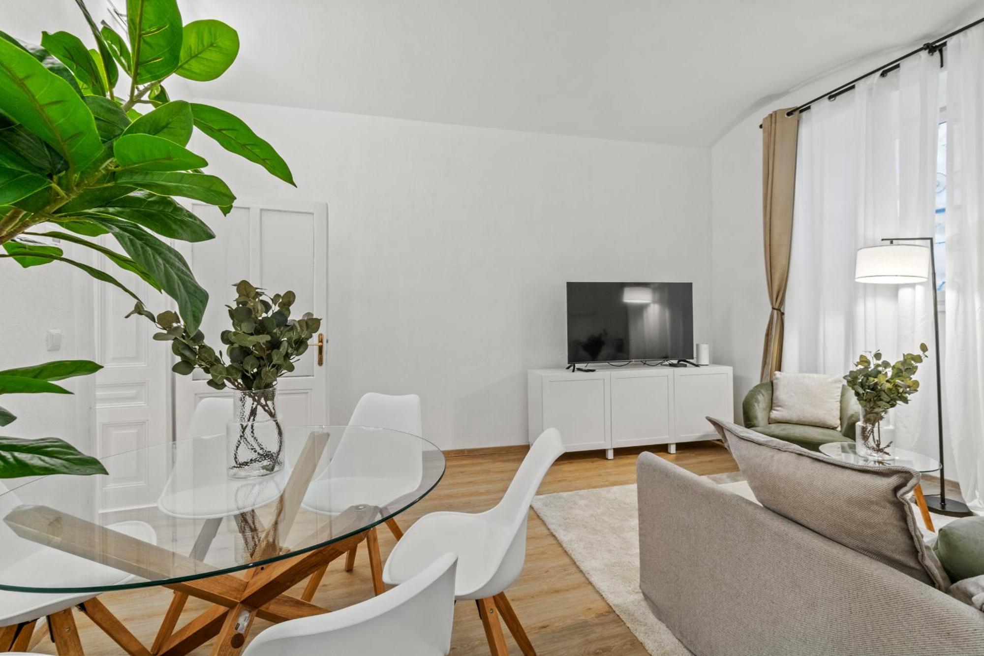 Long Term I 2 Min To U1 Columbusplatz I High Speed Wifi Appartamento