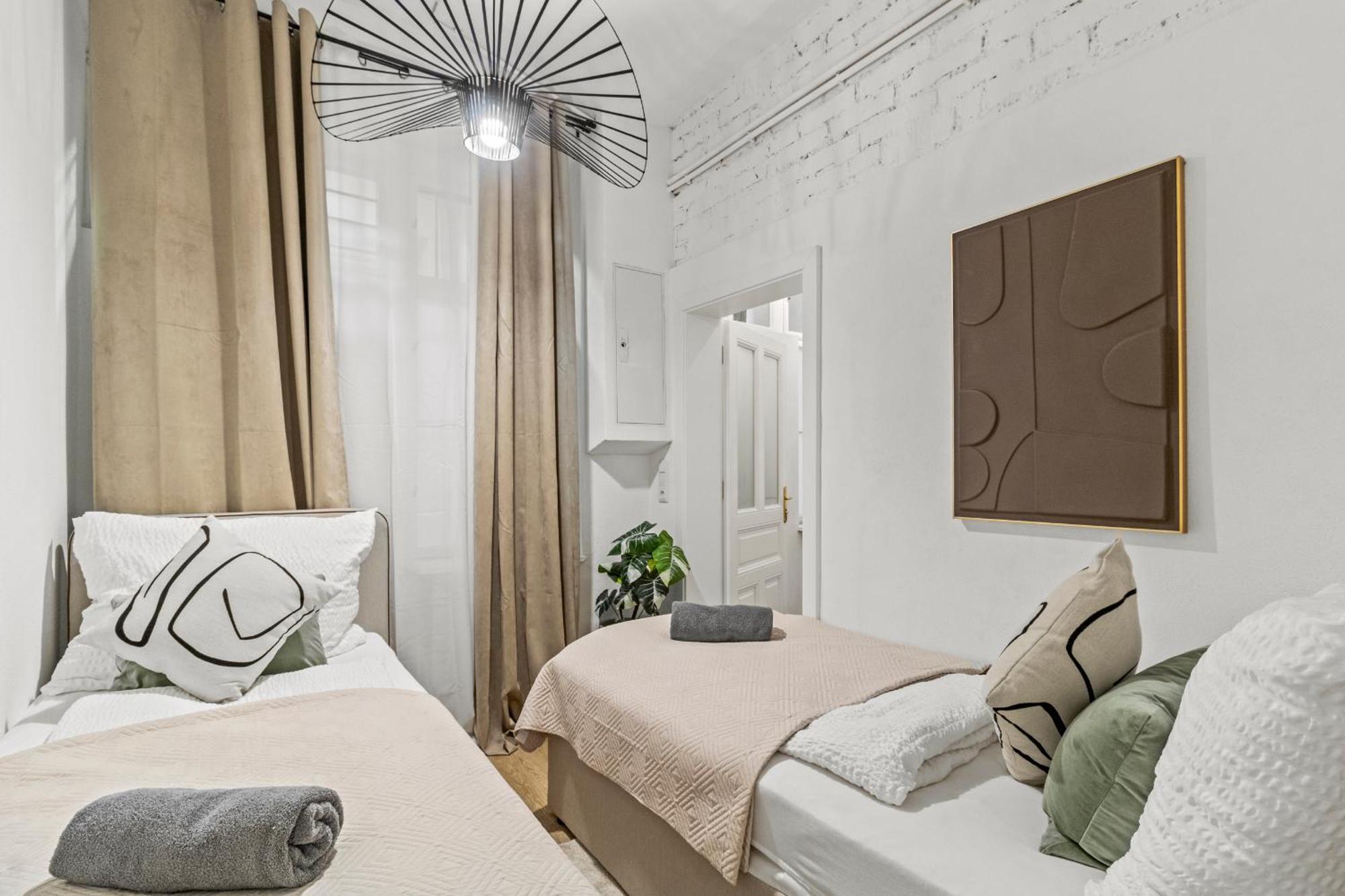Long Term I 2 Min To U1 Columbusplatz I High Speed Wifi Appartamento