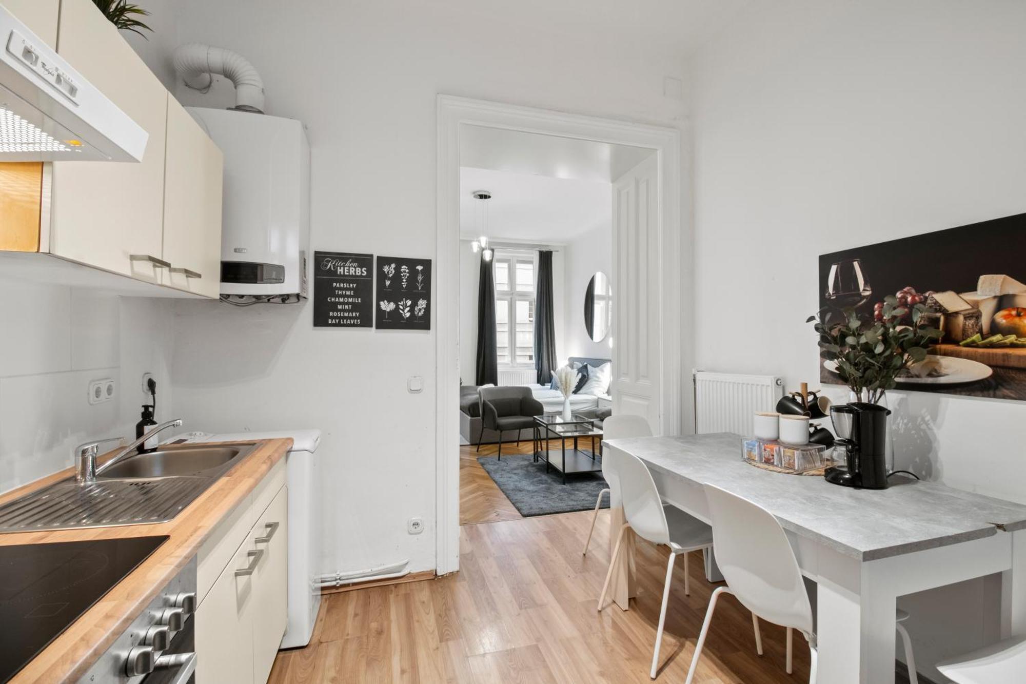 Appartamento Long Term I 2 Min To U1 Columbusplatz I High Speed Wifi Vienna