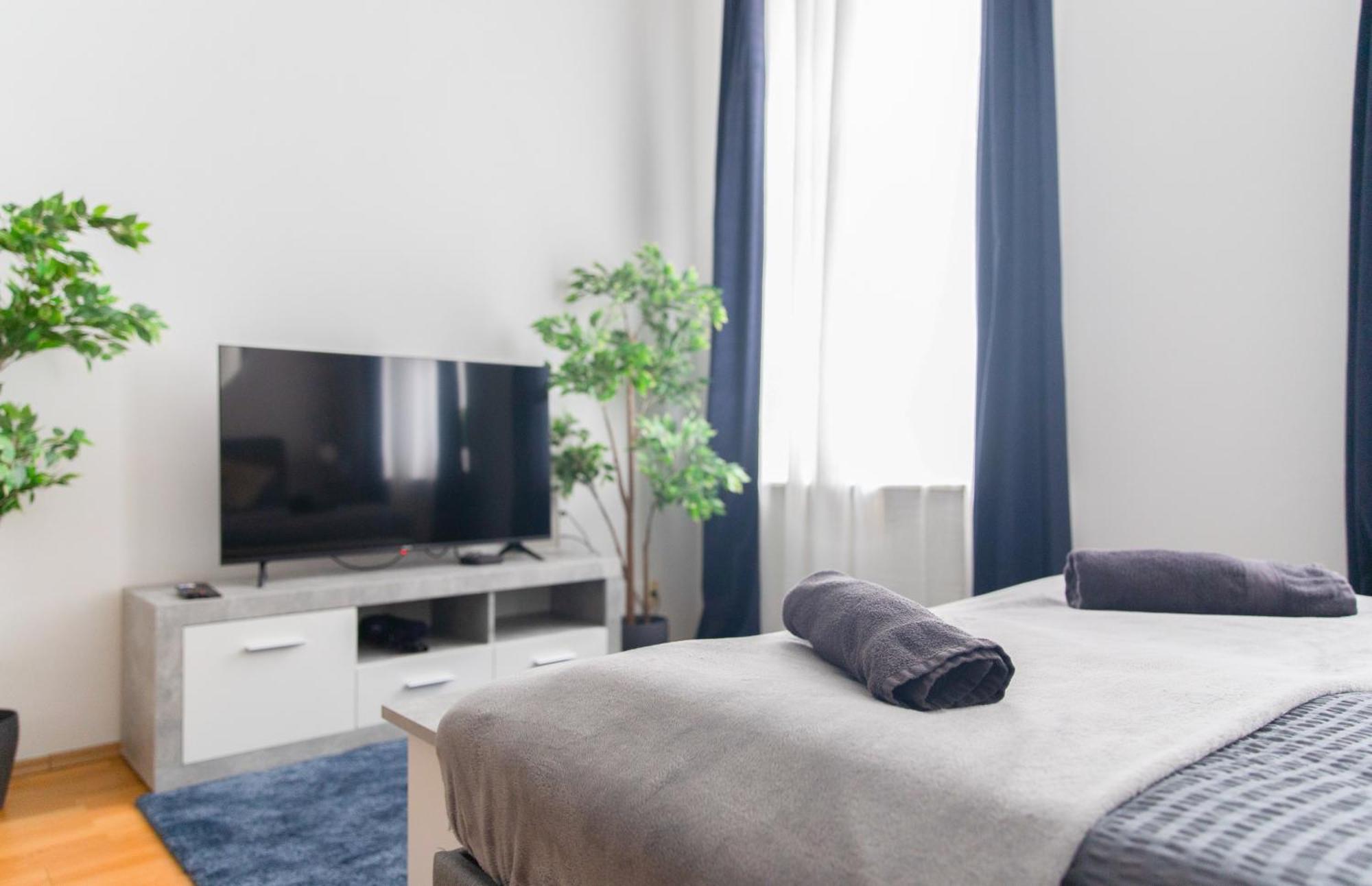 Long Term I 2 Min To U1 Columbusplatz I High Speed Wifi Appartamento *