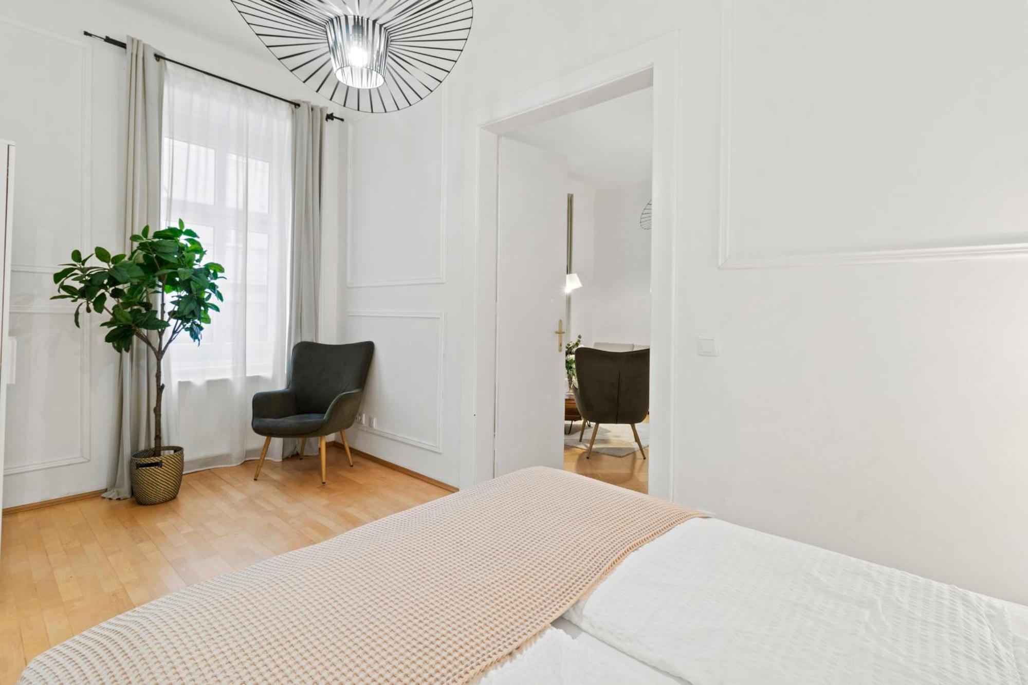 Long Term I 2 Min To U1 Columbusplatz I High Speed Wifi *