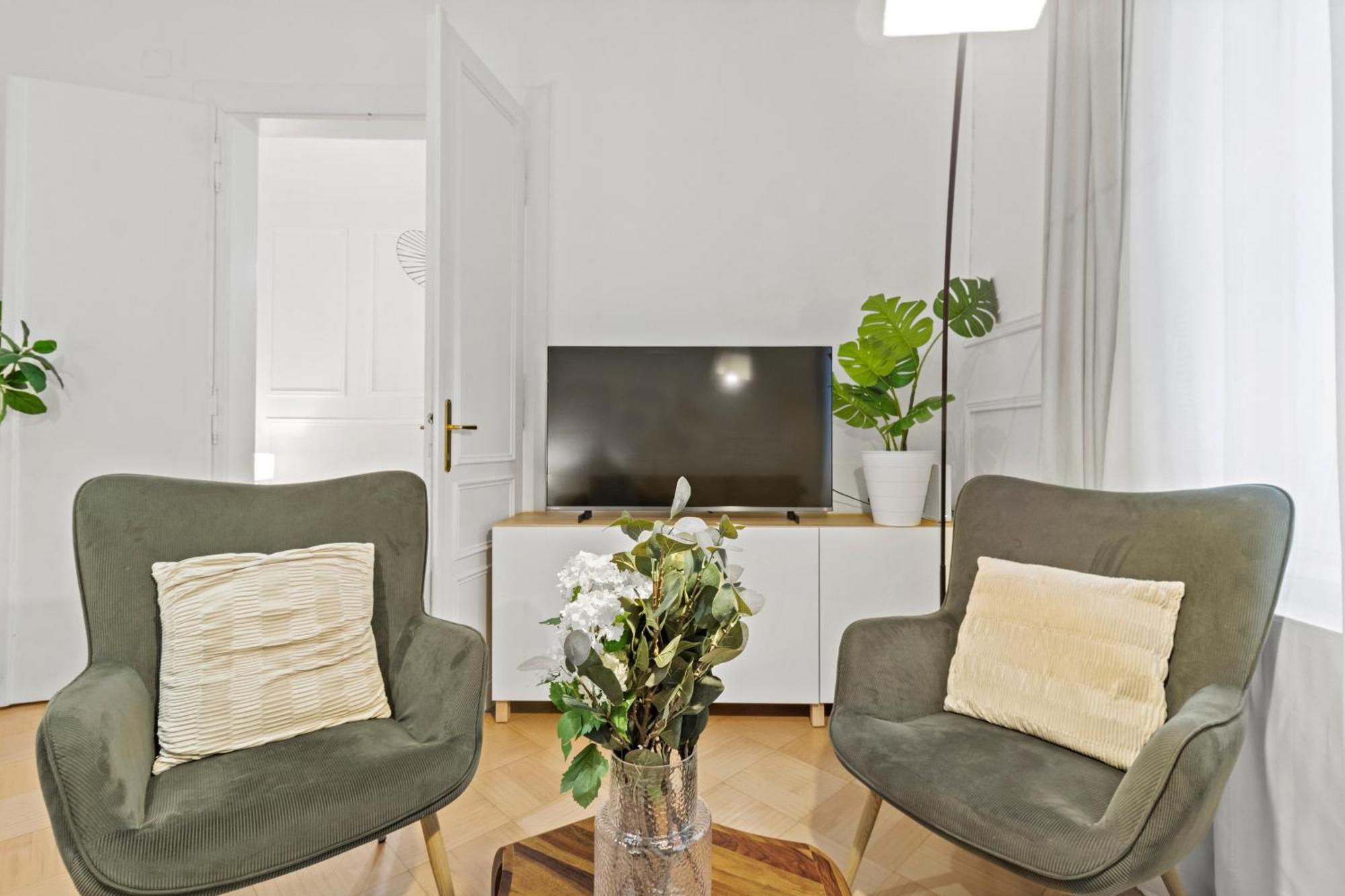 Long Term I 2 Min To U1 Columbusplatz I High Speed Wifi Appartamento *