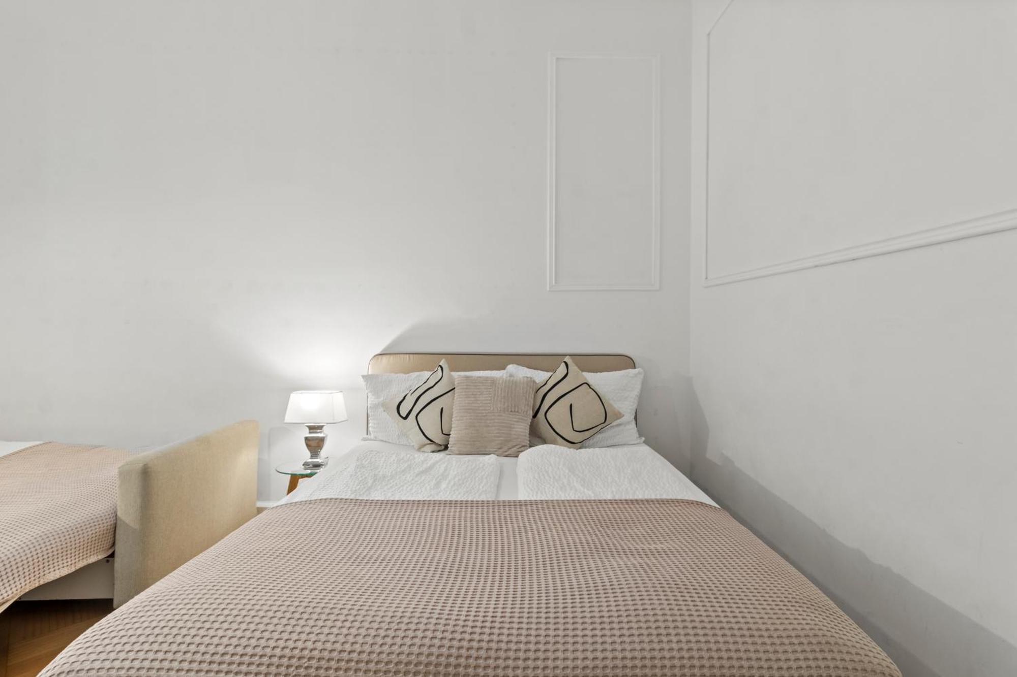 Long Term I 2 Min To U1 Columbusplatz I High Speed Wifi Appartamento Vienna